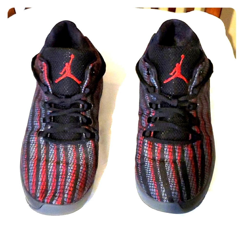 Jordan B. FLY Black Gym Red Dark Grey